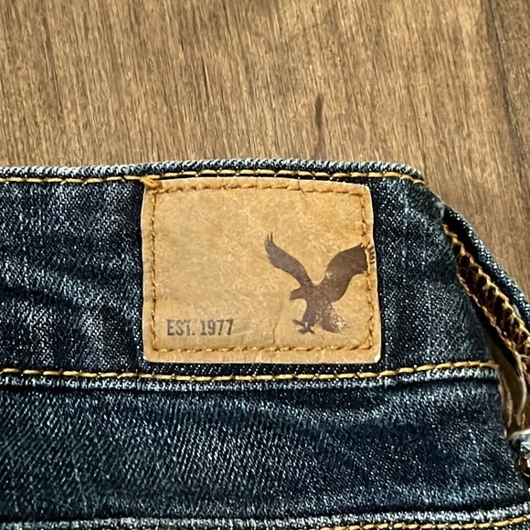 American Eagle size 2 skinny Bermuda stretch denim shorts- cut off, distressed - Picture 7 of 9